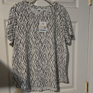 Emily Daniels Women's Black and White Patterned Blouse